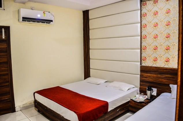 Hotel Tathastu Ujjain Exterior foto