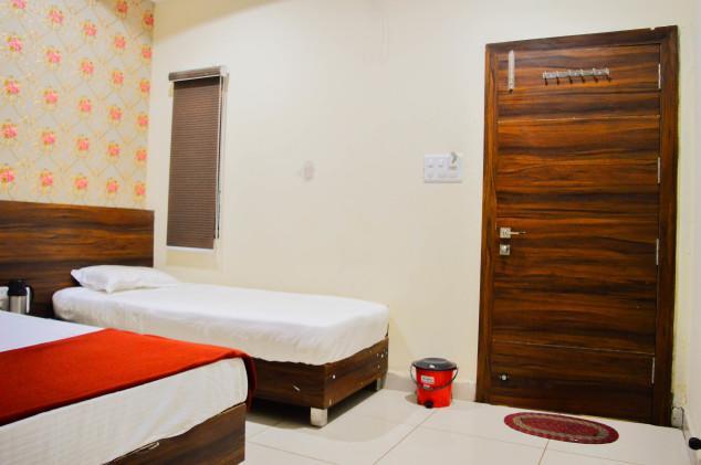 Hotel Tathastu Ujjain Exterior foto